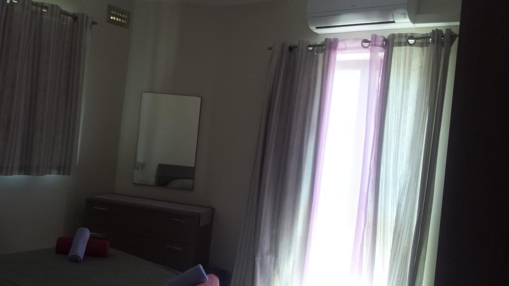 Apartment Triq Is-Silla Marsaskala Eksteriør billede