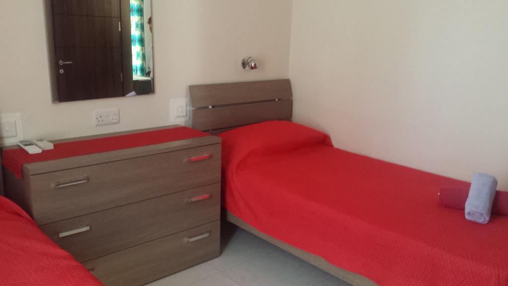 Apartment Triq Is-Silla Marsaskala Eksteriør billede